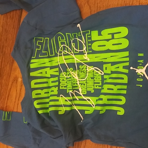 New Jordan long sleeve tee. - Picture 15 of 16